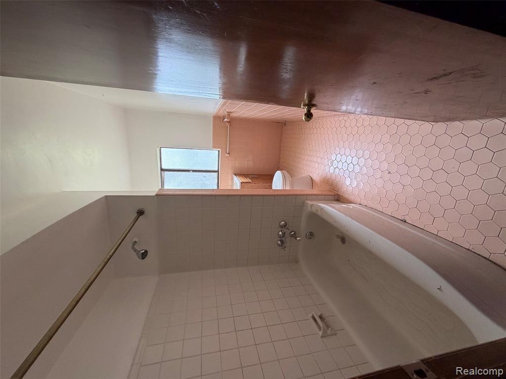 23750 Wildwood Street, Oak Park, MI 48237 — Photo 10