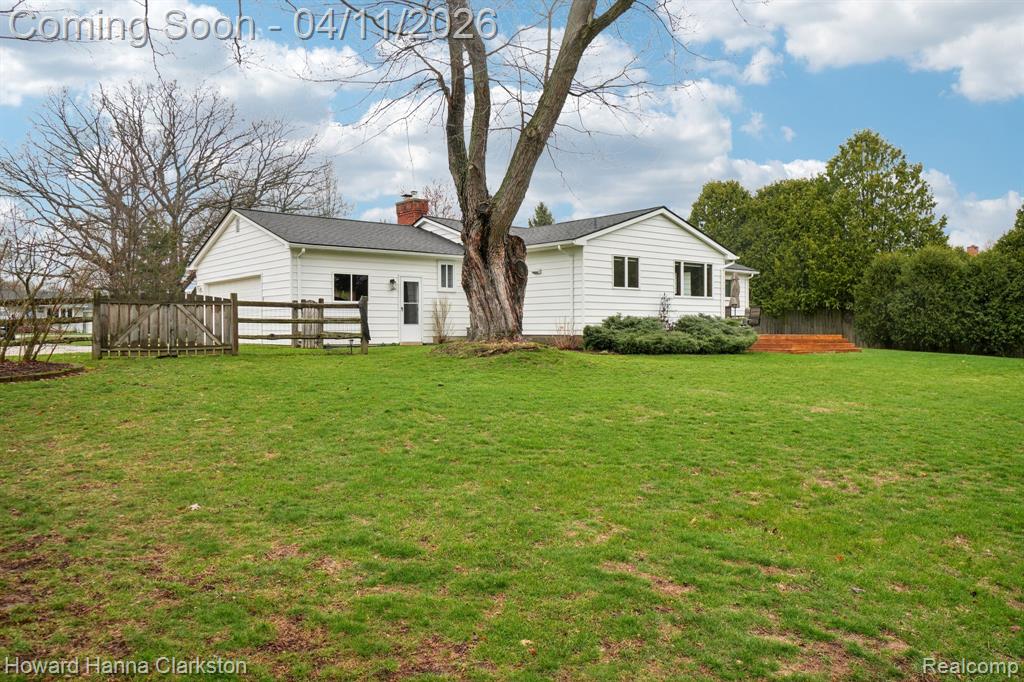 10995 Big Lake Road, Davisburg, MI 48350 — Photo 29