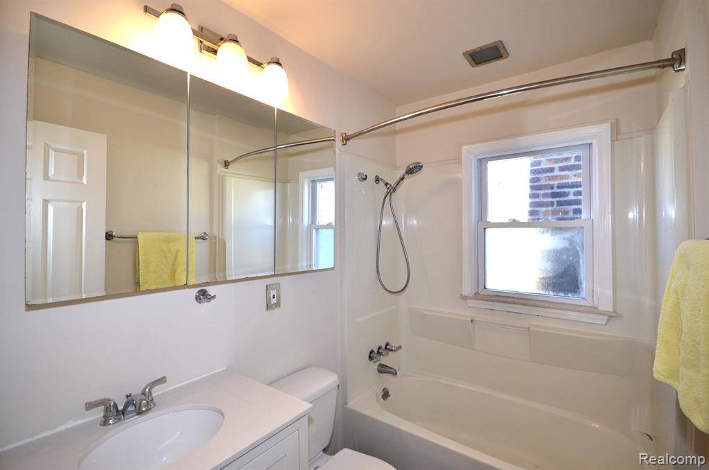 4082 ROYAL Avenue, Berkley, MI 48072 — Photo 15