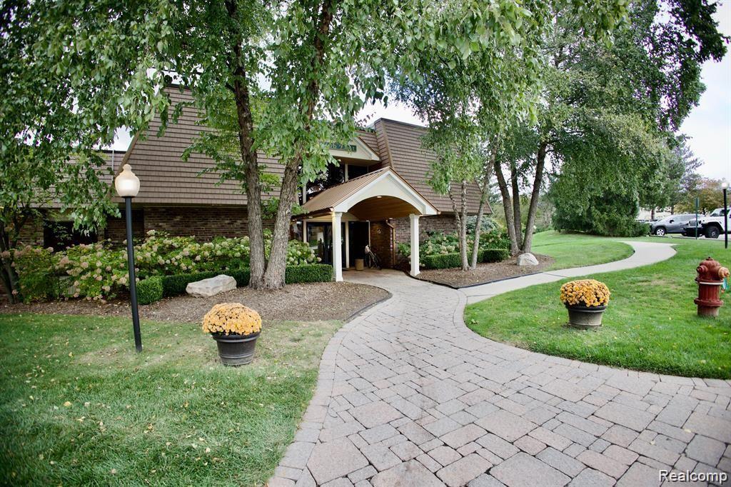 5234 BREEZE HILL, Troy, MI 48098 — Photo 34