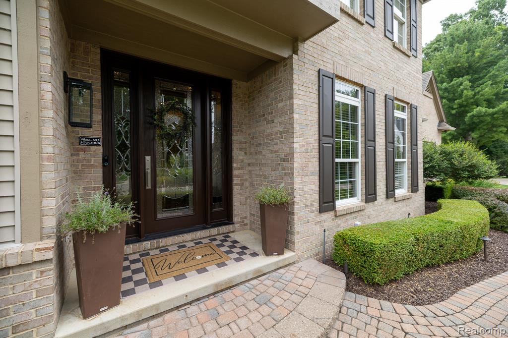 4910 Knollcrest Court, Commerce Twp, MI 48382 — Photo 3