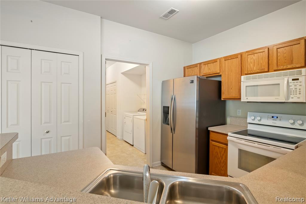29532 Nottingham Court, Livonia, MI 48152 — Photo 16
