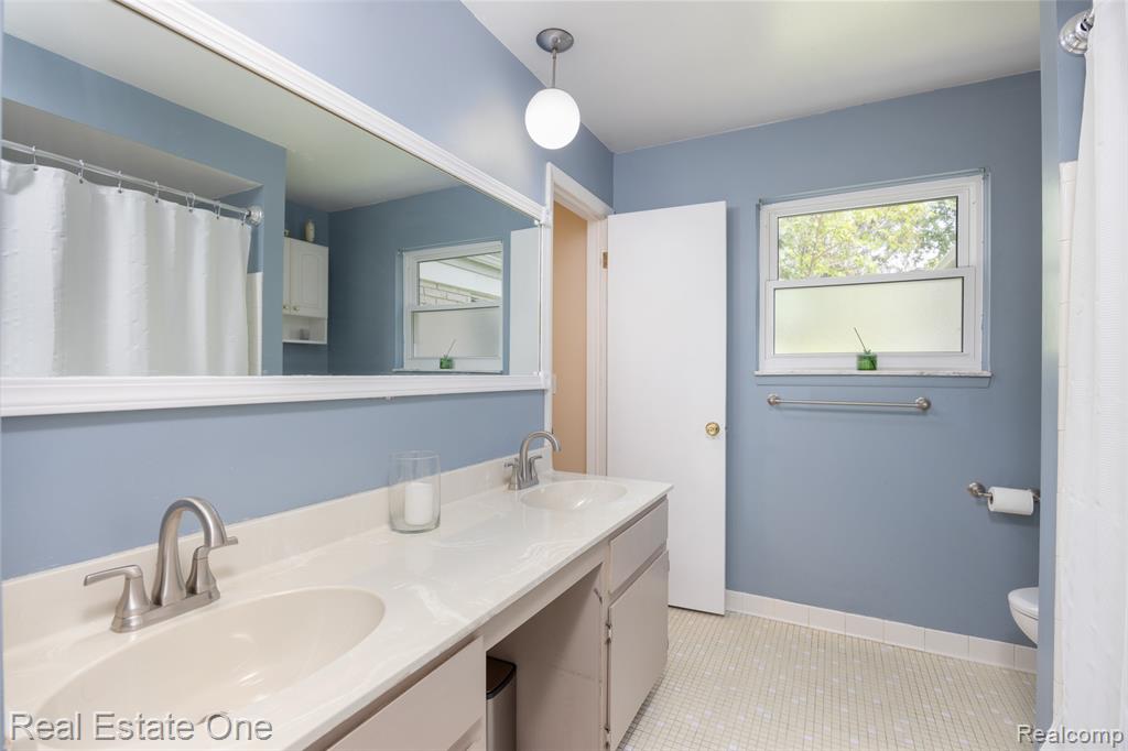5150 Dayton Drive, Troy, MI 48085 — Photo 16