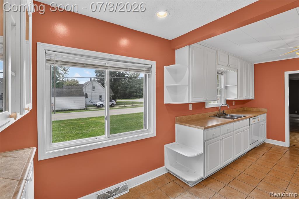 4322 Baker Road, Bridgeport, MI 48722 — Photo 6