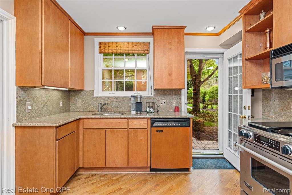 16904 Saint Paul Street, Grosse Pointe, MI 48230 — Photo 6