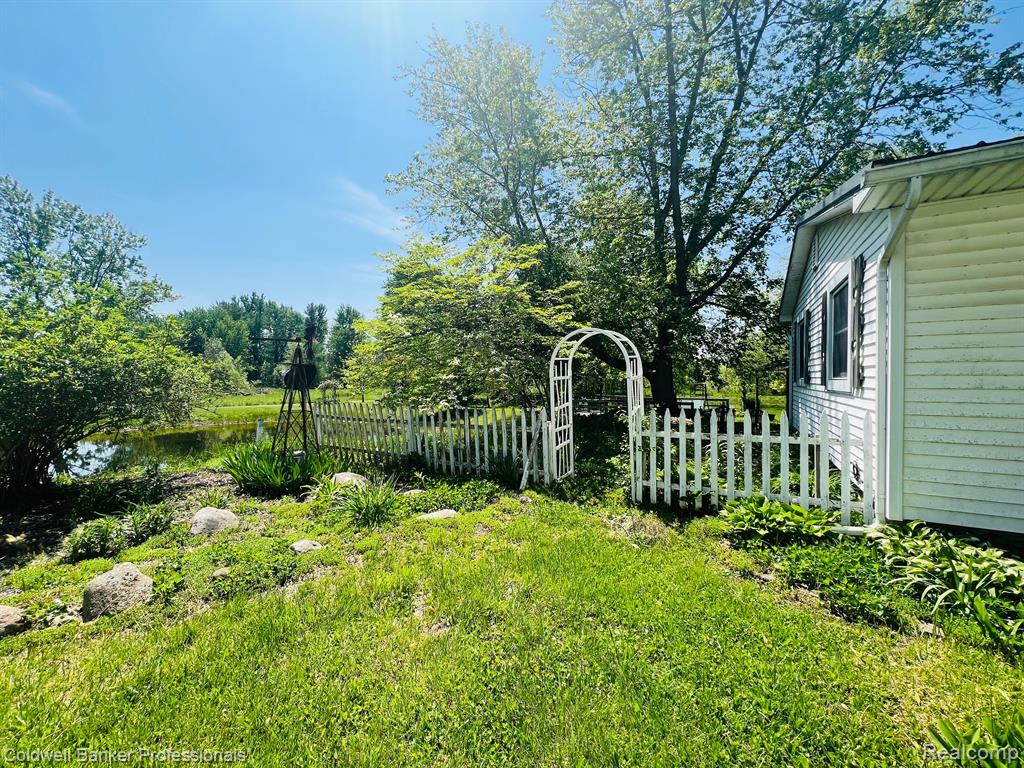 6125 JEFFERSON Road, North Branch, MI 48461 — Photo 8