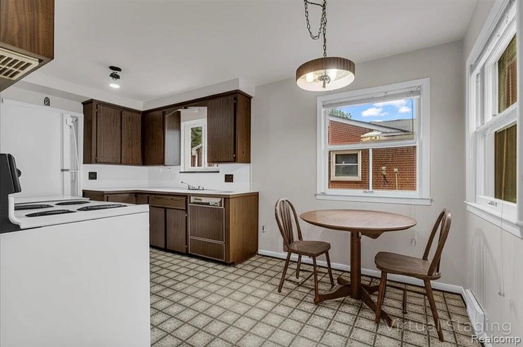 8403 Kinmore Street, Dearborn Heights, MI 48127 — Photo 10