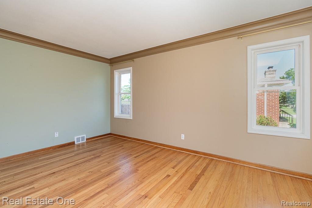 8272 Racine Road, Warren, MI 48093 — Photo 10