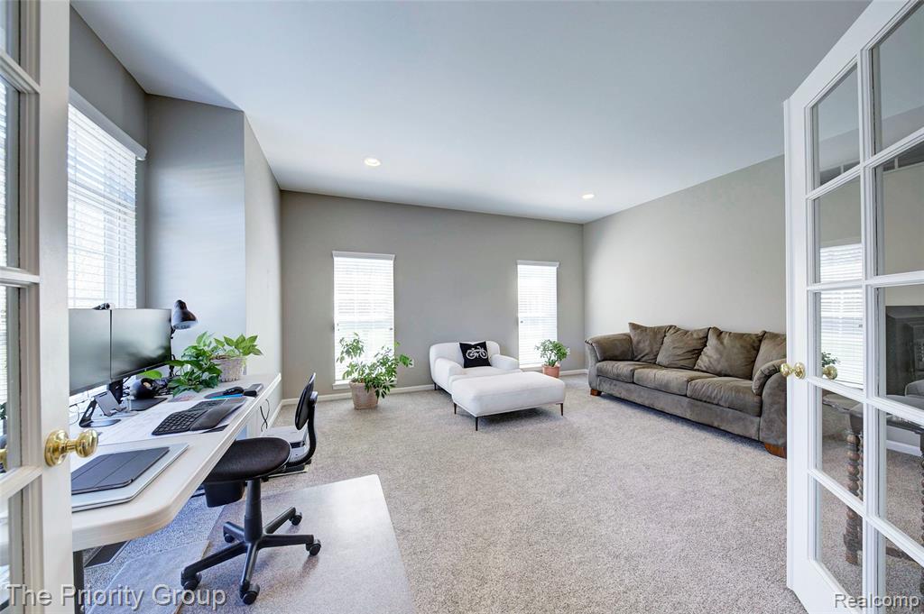 6083 Village Court, Clarkston, MI — Photo 4
