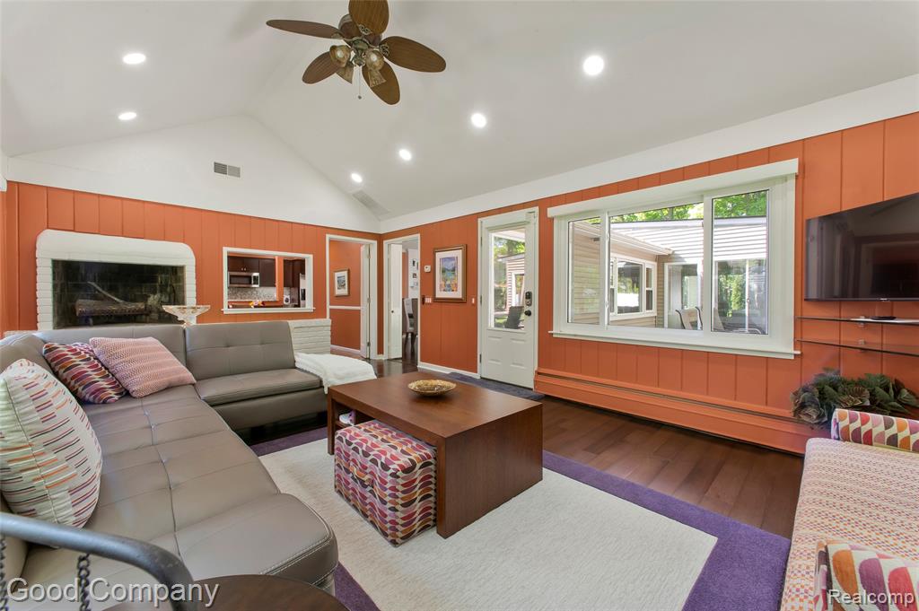 4230 Orchard Way, Bloomfield Hills, MI 48301 — Photo 20