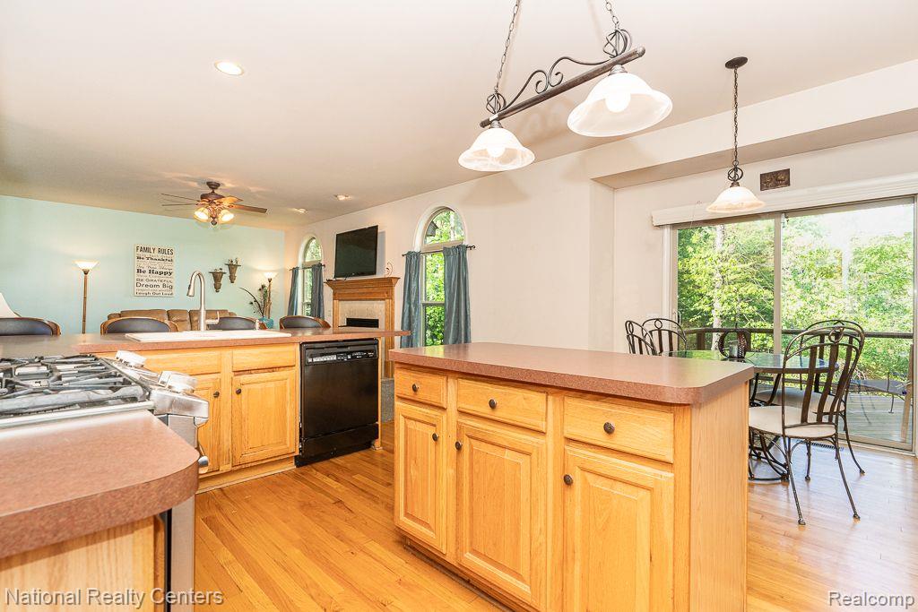 7914 BROOKWOOD Drive, Clarkston, MI 48348 — Photo 14