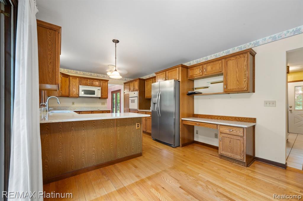 12902 Autumn Ridge Court, Milford, MI 48380 — Photo 14