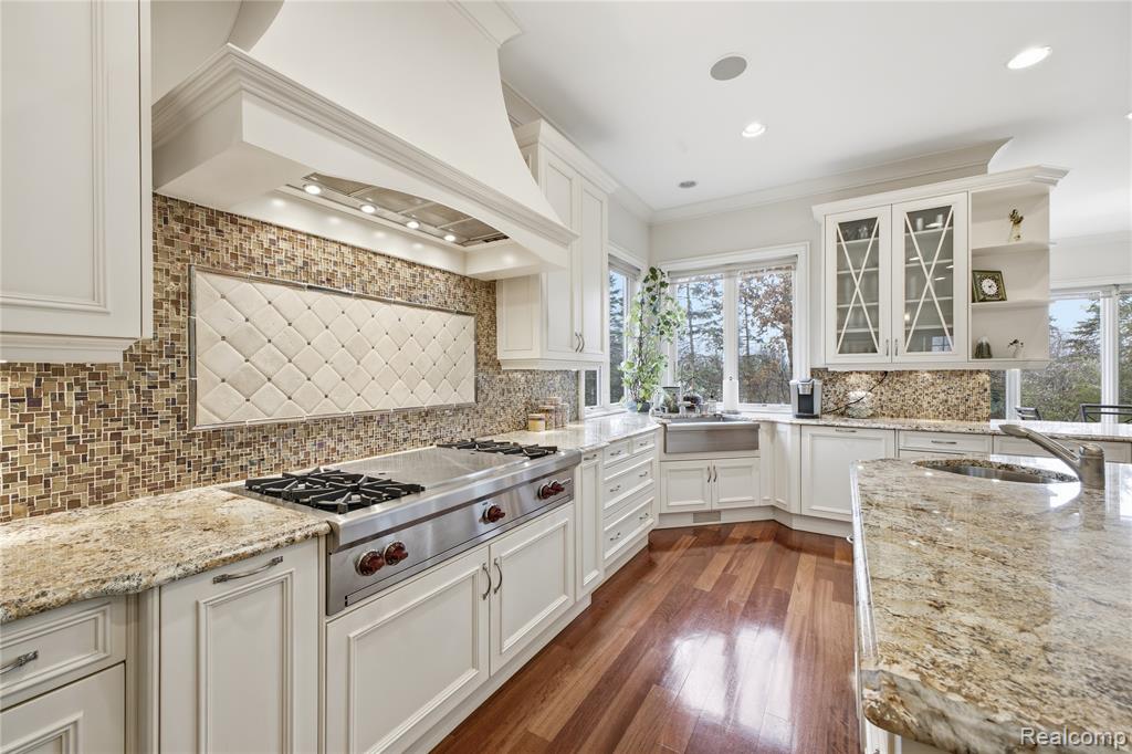 5230 Clarendon Crest Street, Bloomfield Hills, MI 48302 — Photo 18