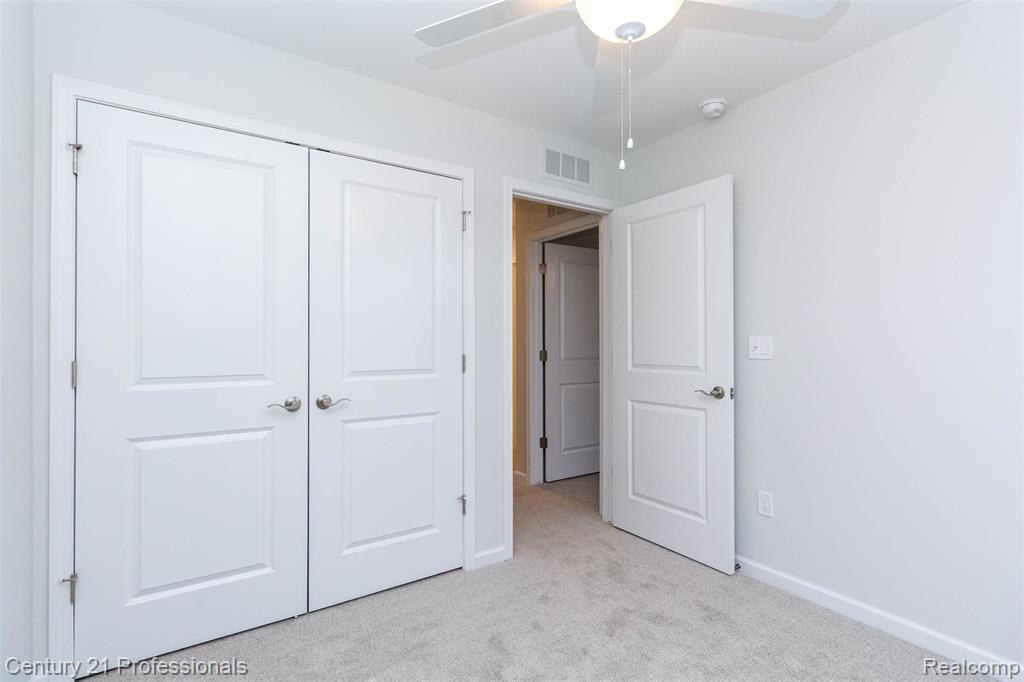 4849 Parkside Lane, Troy, MI 48085 — Photo 21