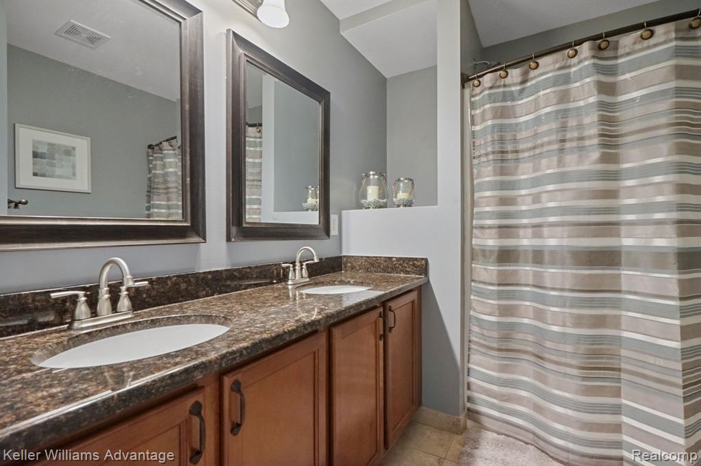24601 BROMPTON Way, South Lyon, MI 48178 — Photo 29