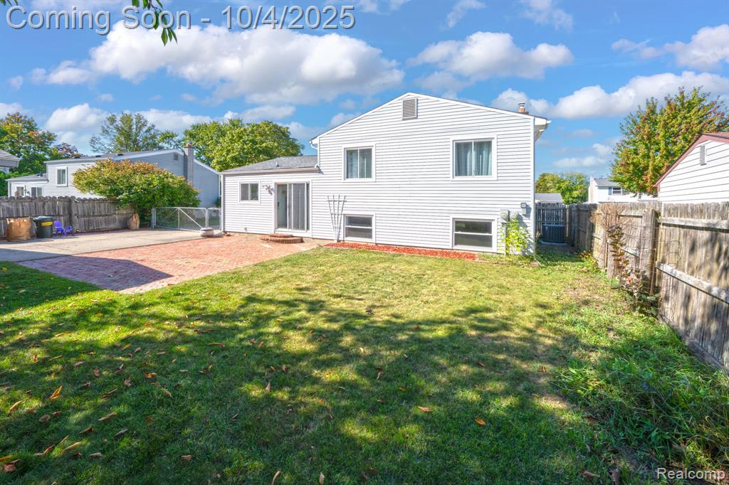 42708 Wilmington Drive, Sterling Heights, MI 48313 — Photo 39