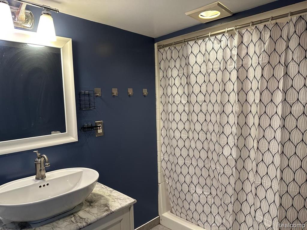 7043 WHITEFIELD Street, Dearborn Heights, MI 48127 — Photo 3