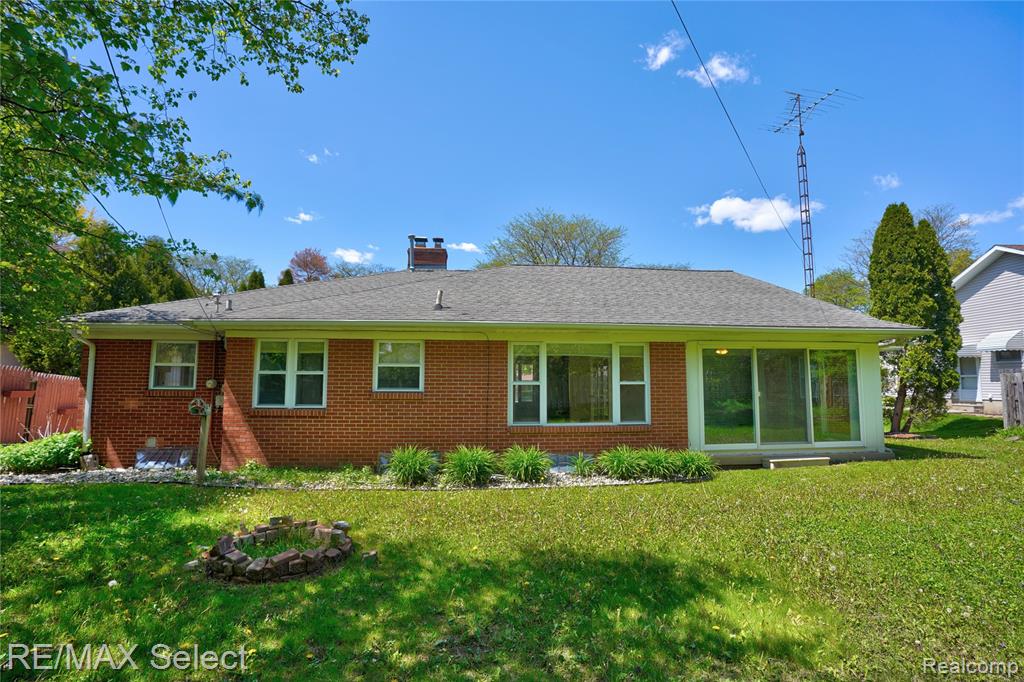 3441 Hawthorne Drive, Flint, MI 48503 — Photo 4