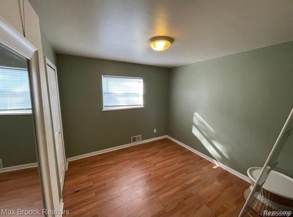 47 E Barrett Avenue, Madison Heights, MI 48071 — Photo 11