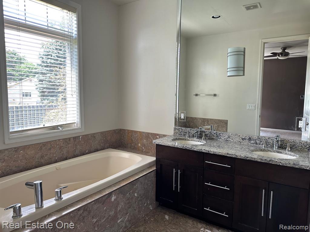 949 GRAND VISTA, Troy, MI 48085 — Photo 23
