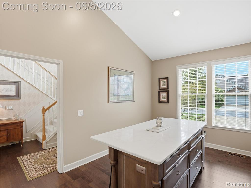 5211 Belmonte Drive, Rochester, MI 48306 — Photo 8