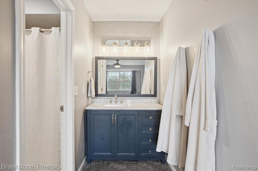 4272 HEATHERSTONE Drive, Waterford, MI 48329 — Photo 27