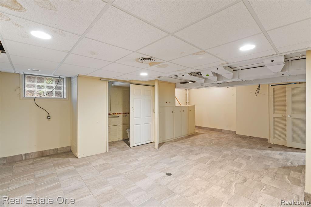819 S HIGHLAND Street, Dearborn, MI 48124 — Photo 32