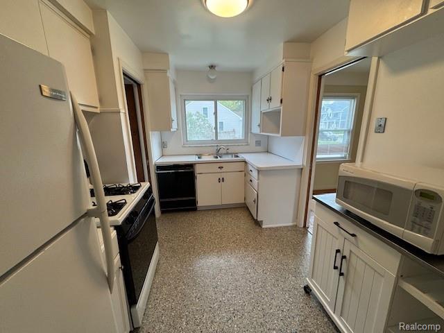 600 S MINERVA Avenue, Royal Oak, MI 48067 — Photo 2