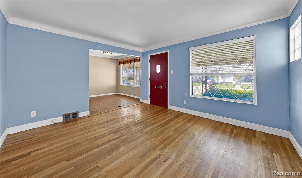 8272 Coolidge, Center Line, MI 48015 — Photo 8