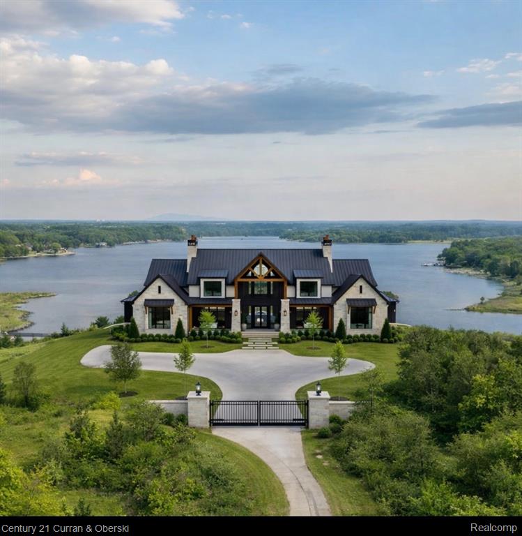 120 BLOOMFIELD BLVD, Brooklyn, MI 49230