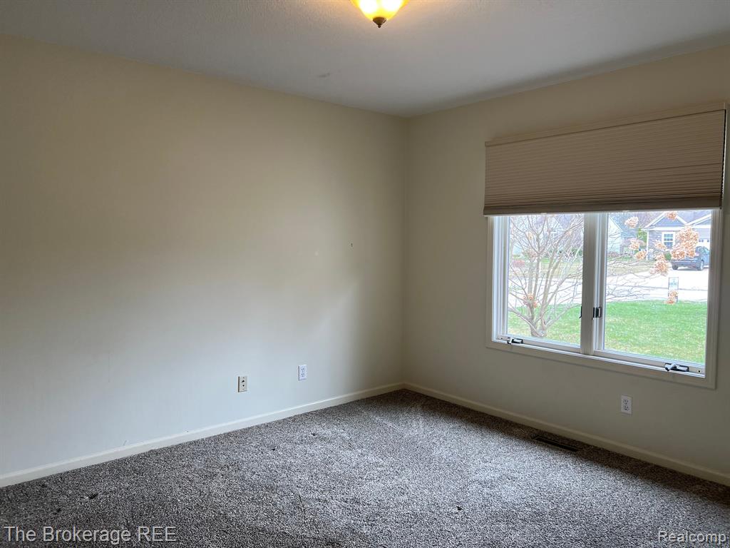 6112 NORMANDY Drive, Saginaw, MI 48638 — Photo 13