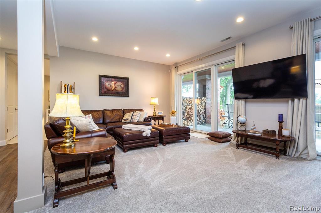 302 Tanview Drive, Oxford, MI, 48371