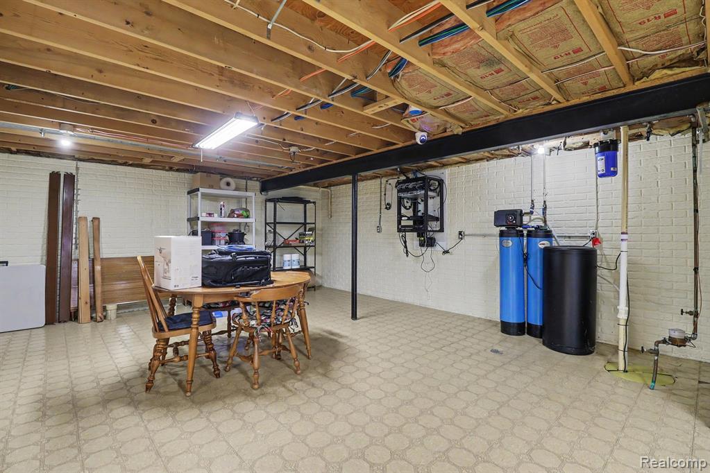9442 WOODSIDE Trail, Swartz Creek, MI 48473 — Photo 24