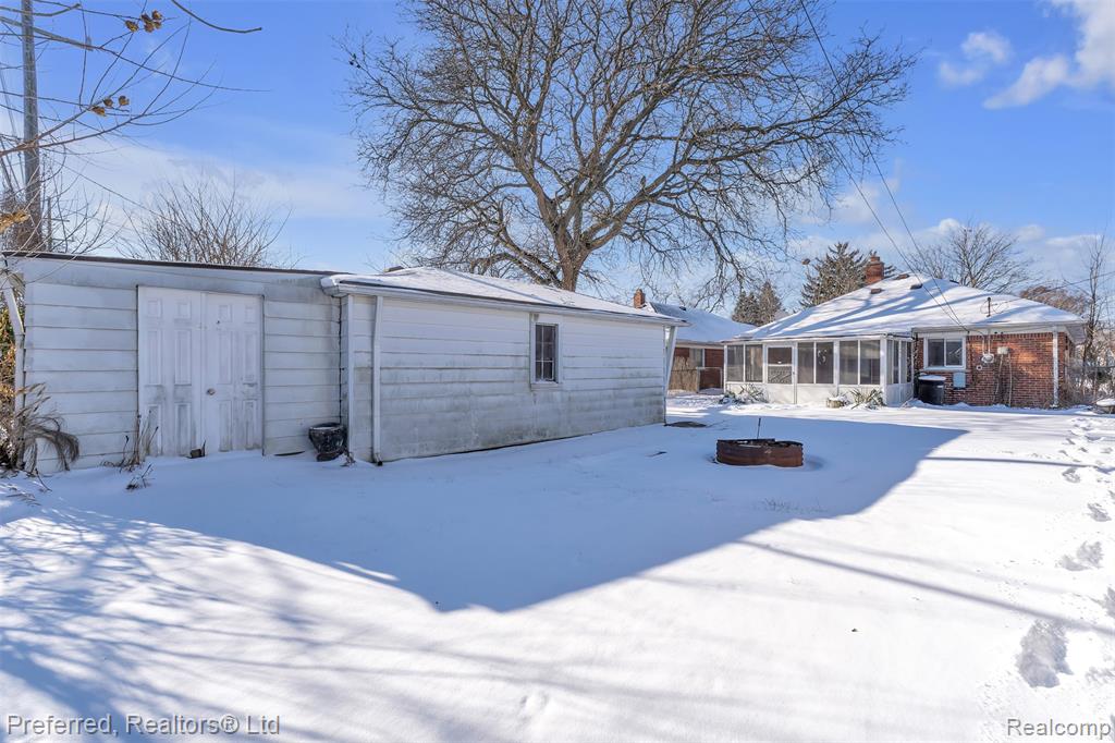 7302 Nightingale Street, Dearborn Heights, MI 48127 — Photo 17