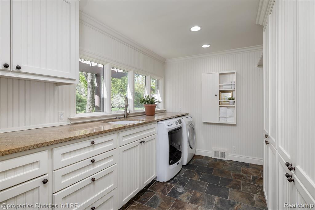 4640 Private Lake Drive, Bloomfield Hills, MI 48301 — Photo 25