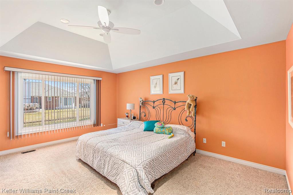 54660 BERRYFIELD Drive, Macomb, MI 48042 — Photo 11