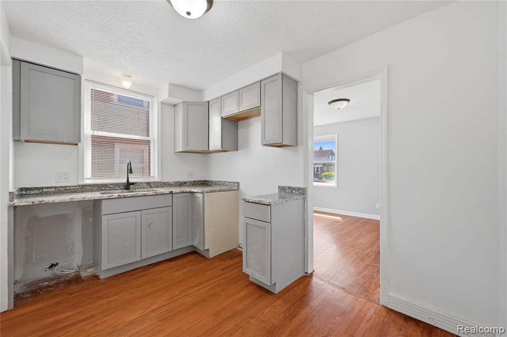 18708 Robson Street, Detroit, MI 48235 — Photo 9