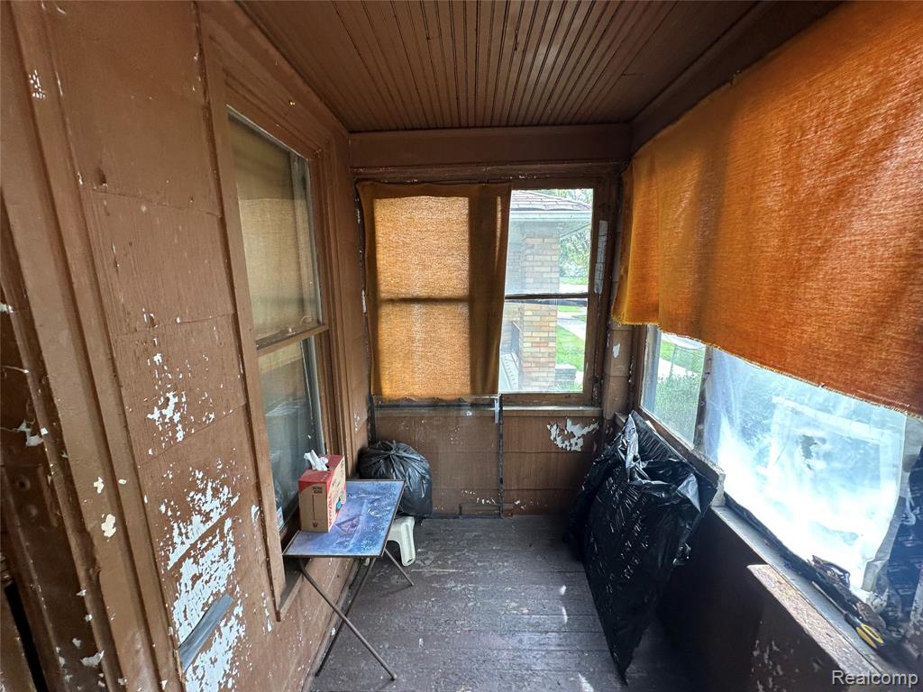 5042 Pennsylvania Street, Detroit, MI 48213 — Photo 3