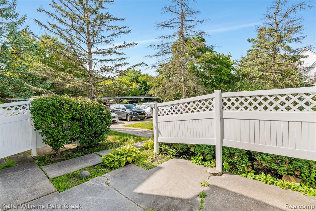 22040 Cape Cod Way, Farmington Hills, MI 48336 — Photo 3