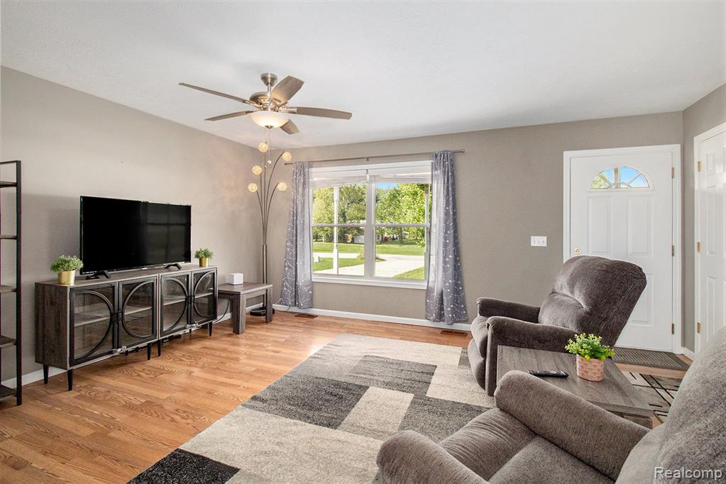 126 WALKER Drive, Morrice, MI 48857 — Photo 6