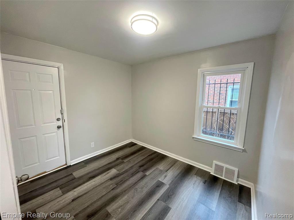 6037 Piedmont Street, Detroit, MI 48228 — Photo 21