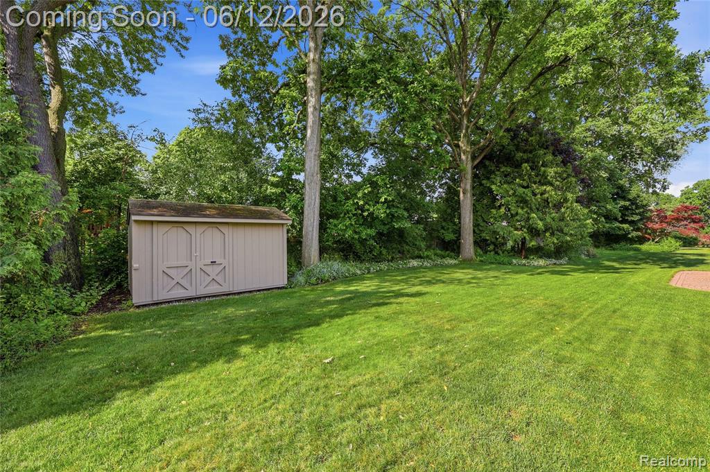 640 Longfellow Drive, Troy, MI 48085 — Photo 40