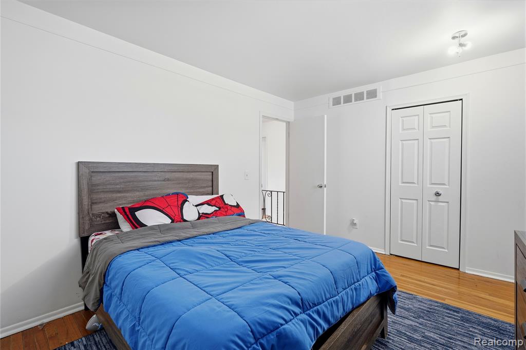 20648 Williamsburg Court, Harper Woods, MI 48225 — Photo 13