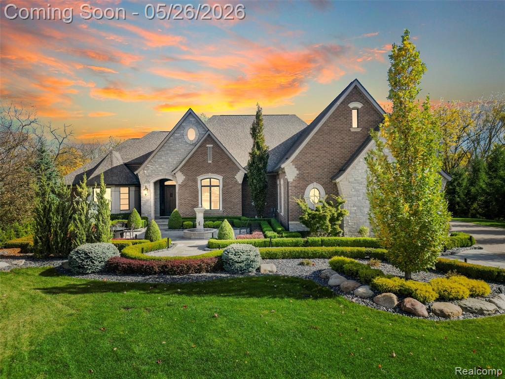 2475 Creekside Court, Rochester, MI 48306