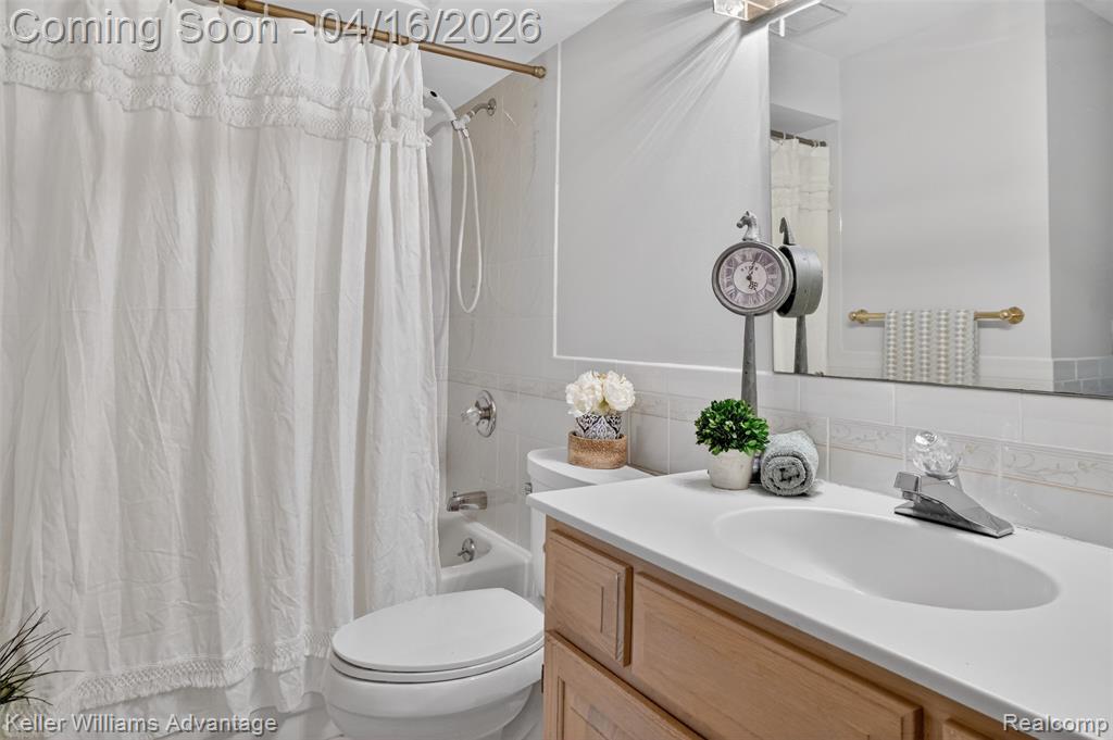 625 Summit Ridge Drive, Milford, MI 48381 — Photo 34