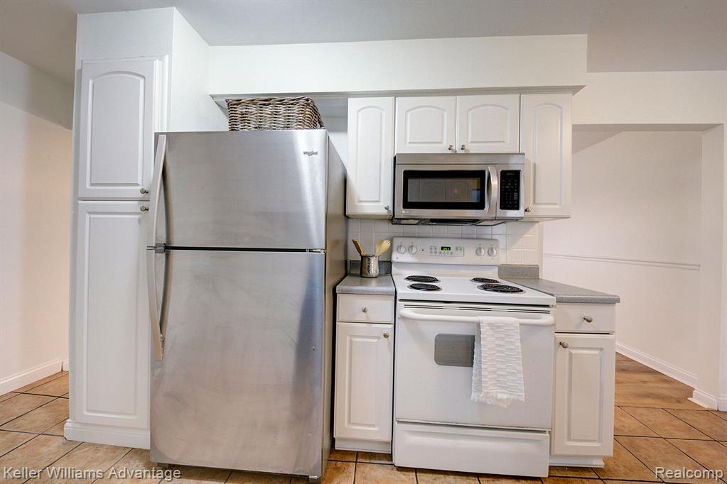 7865 KAISER Street, Canton, MI 48187 — Photo 15