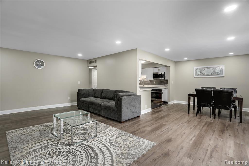7355 Brynmawr Drive, West Bloomfield, MI — Photo 9