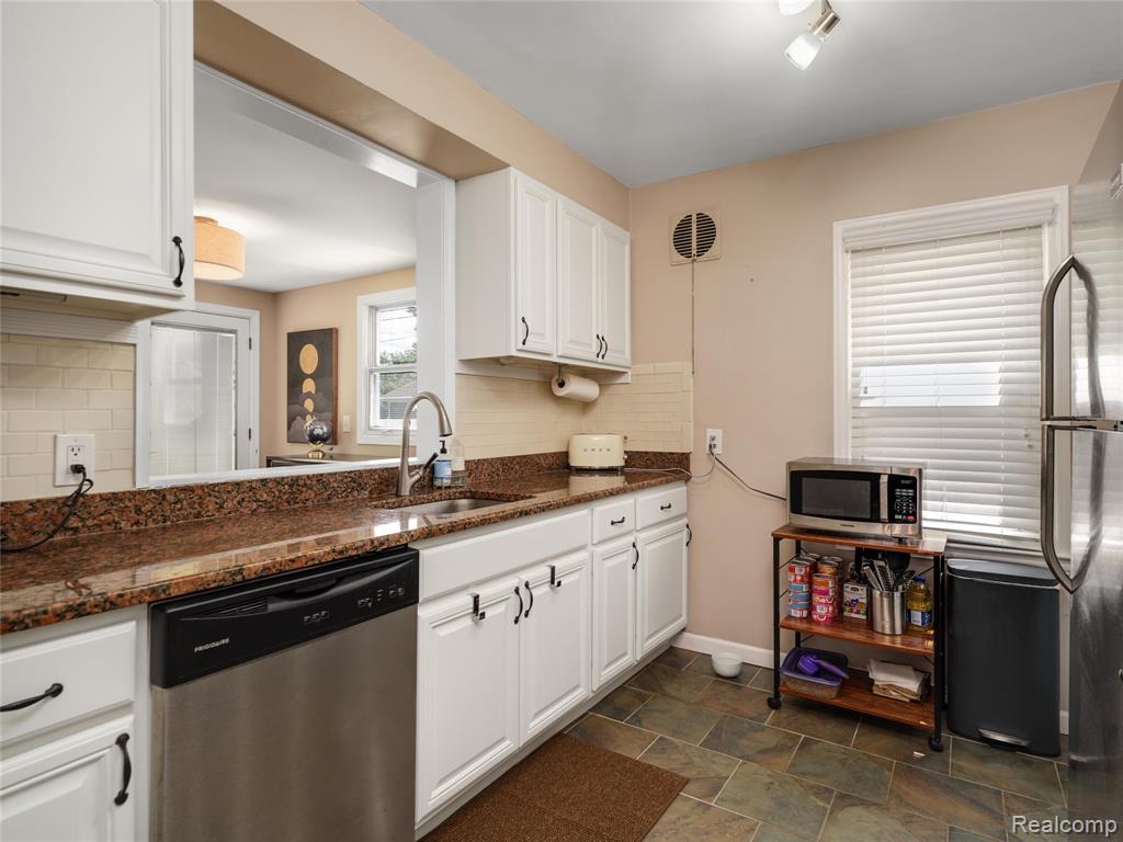 1944 Cummings Avenue, Berkley, MI 48072 — Photo 13