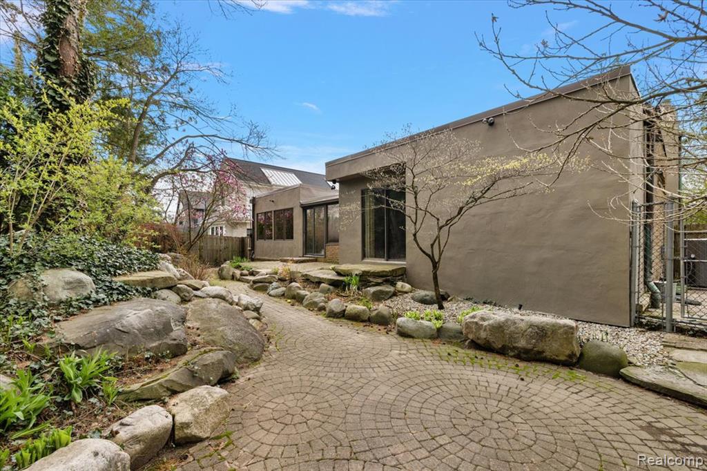 700 Lakeside Drive, Birmingham, MI 48009 — Photo 38