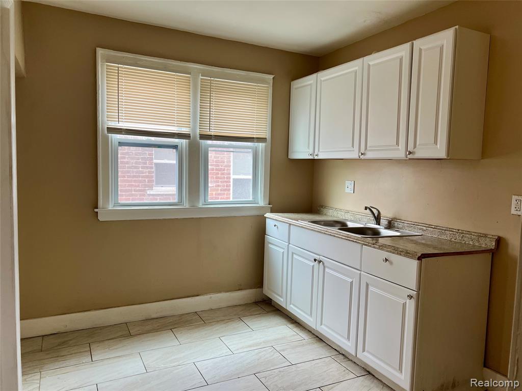 8887 Sorrento Street, Detroit, MI 48228 — Photo 7